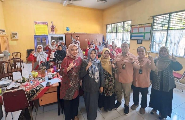 Pengintegrasian Teknologi AI dan AR pada Pembelajaran, FKIP Unri Latih Guru SDN 79 Pekanbaru
